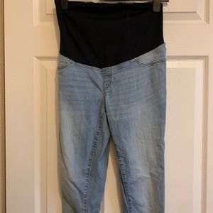 Maternity pants with stretch waist